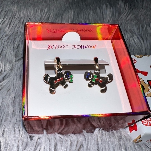 𝅺BETSEY Johnson Gingerbread Drop Earrings Gold Tone - Picture 4 of 4